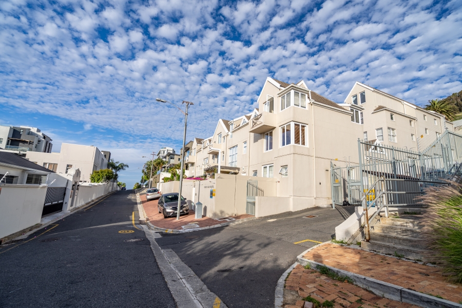 2 Bedroom Property for Sale in Sea Point Western Cape